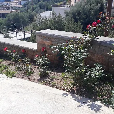 Ageliki's Luxury Apartamento Leonídion